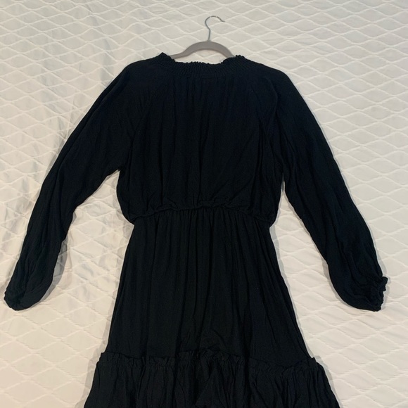 Vici Ruffle Dress - Picture 3 of 3